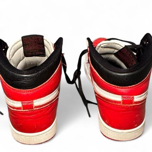 US 8 Air Jordan 1 Retro High OG “Heritage” – White/Red 2022 - Picture 5 of 8